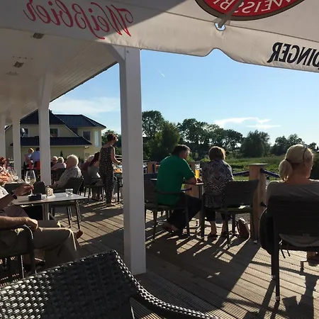 Haus Wolgastsee * 밤